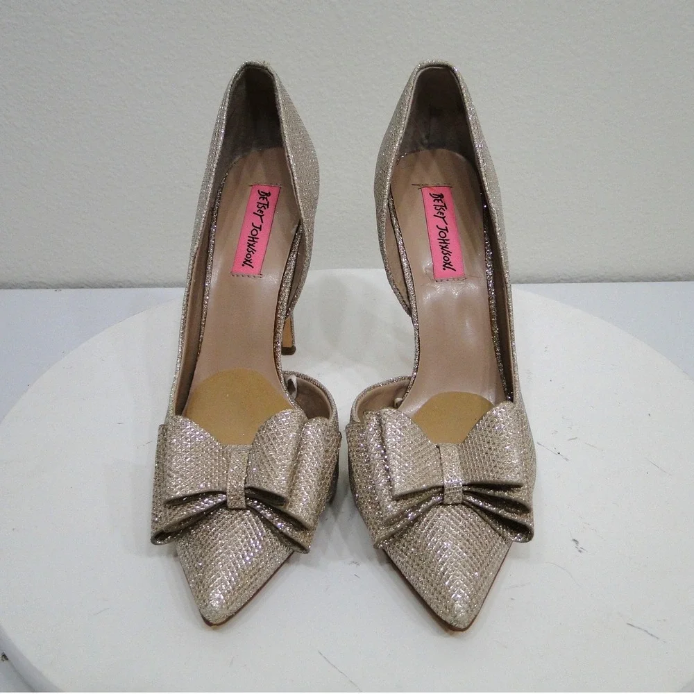 Betsey Johnson Parisss Champagne Gold Glitter Bow‎ Pointed Toe Pumps 8.5
